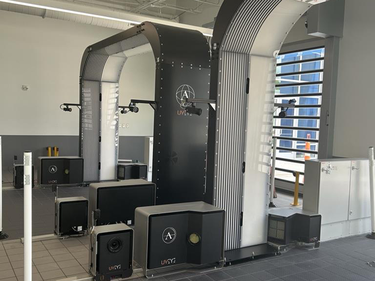 The UVEYE Vehicle Inspection systems in the service center