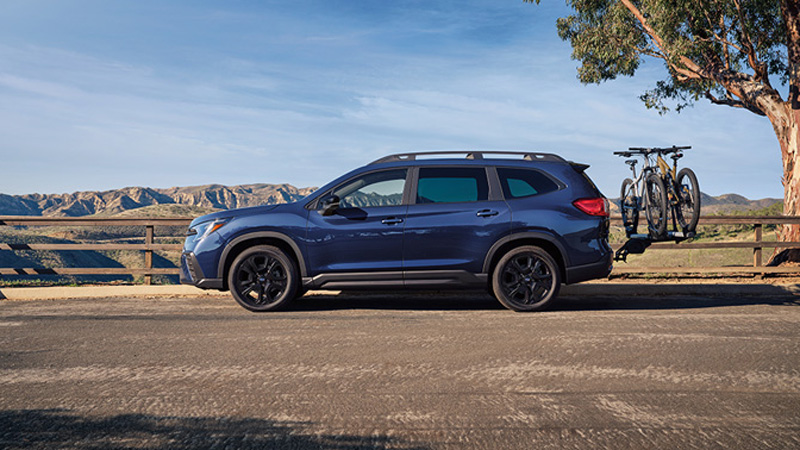 A Subaru Ascent parked near a canyon