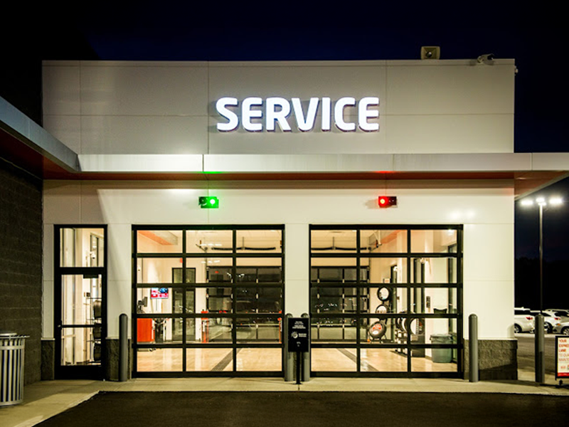 The storefront of Wyatt Johnson Kia's service center