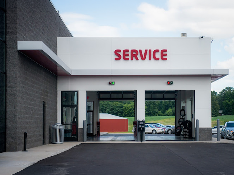 The storefront of Wyatt Johnson Kia's service center