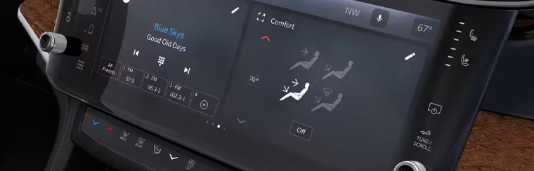 Photo showcasing tech features of the 2026 Jeep Grand Cherokee