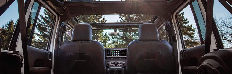 Photo of the interior of the 2026 Jeep Wrangler